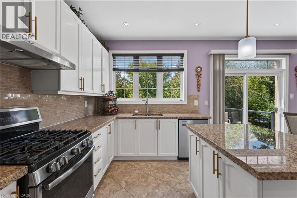 360 HOLMES Crescent - 11