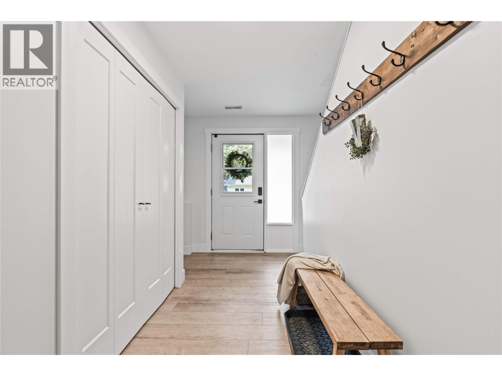3925 Highland Park Crescent, Armstrong