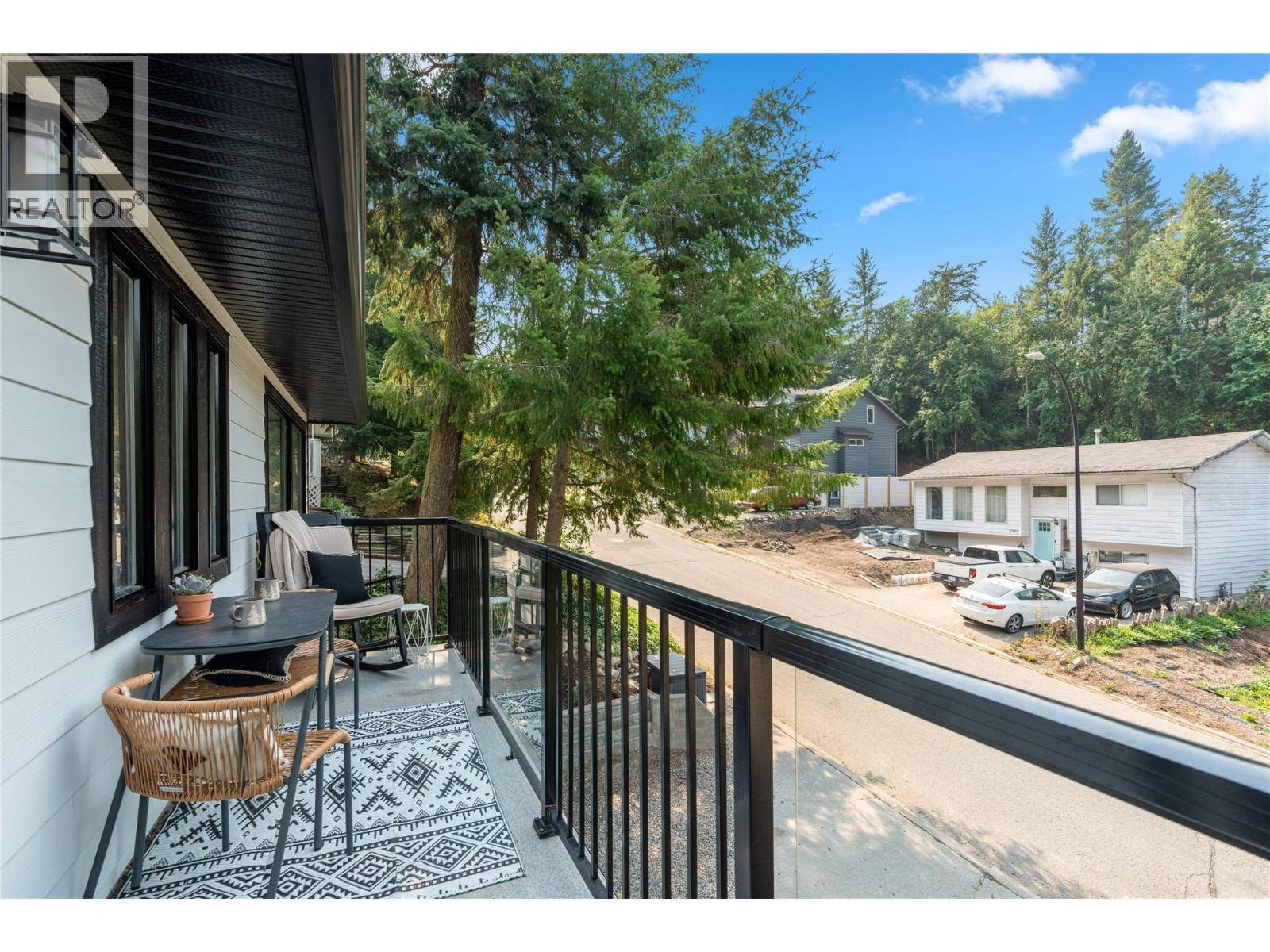 3925 Highland Park Crescent - 20