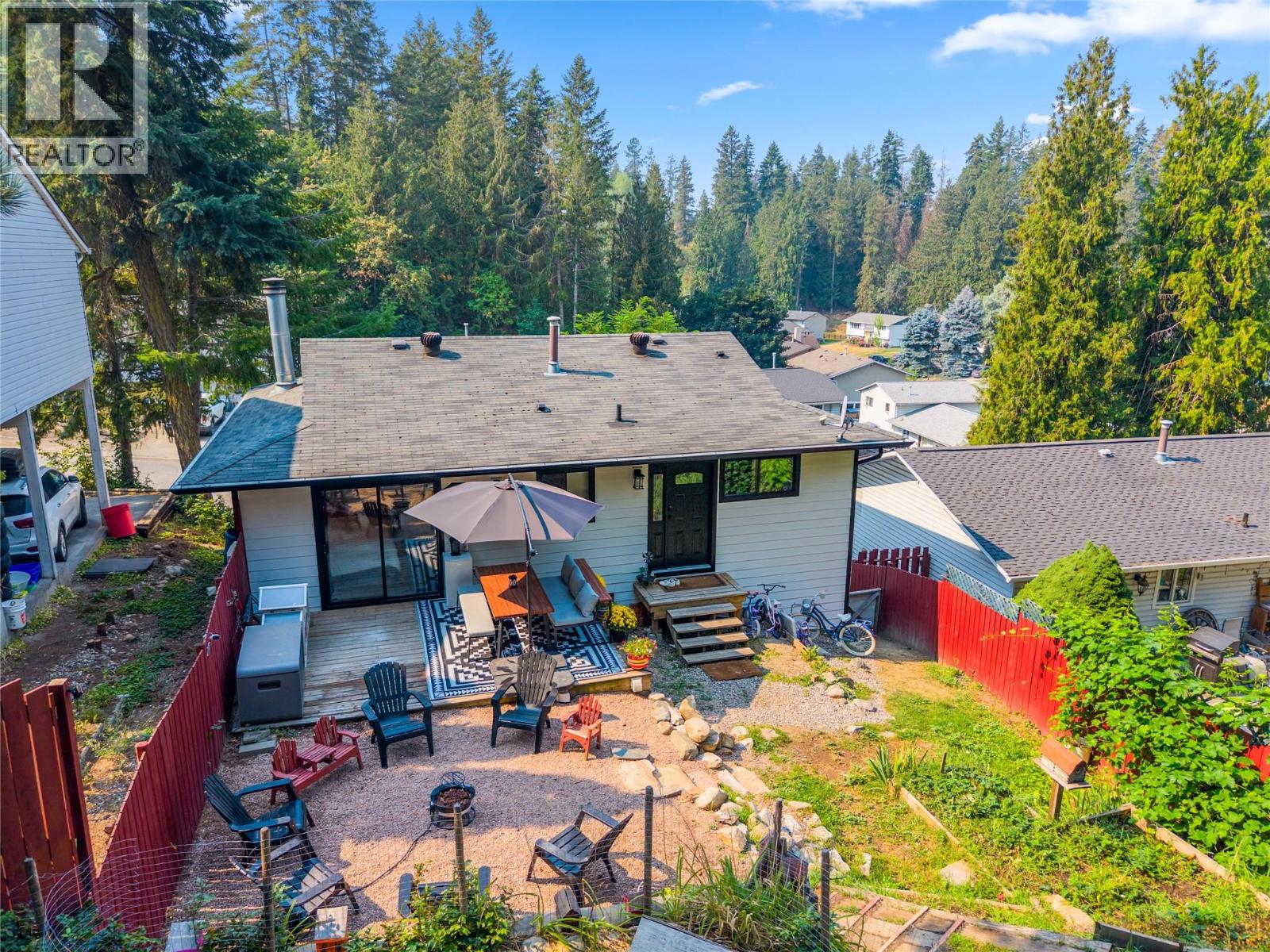 3925 Highland Park Crescent, Armstrong