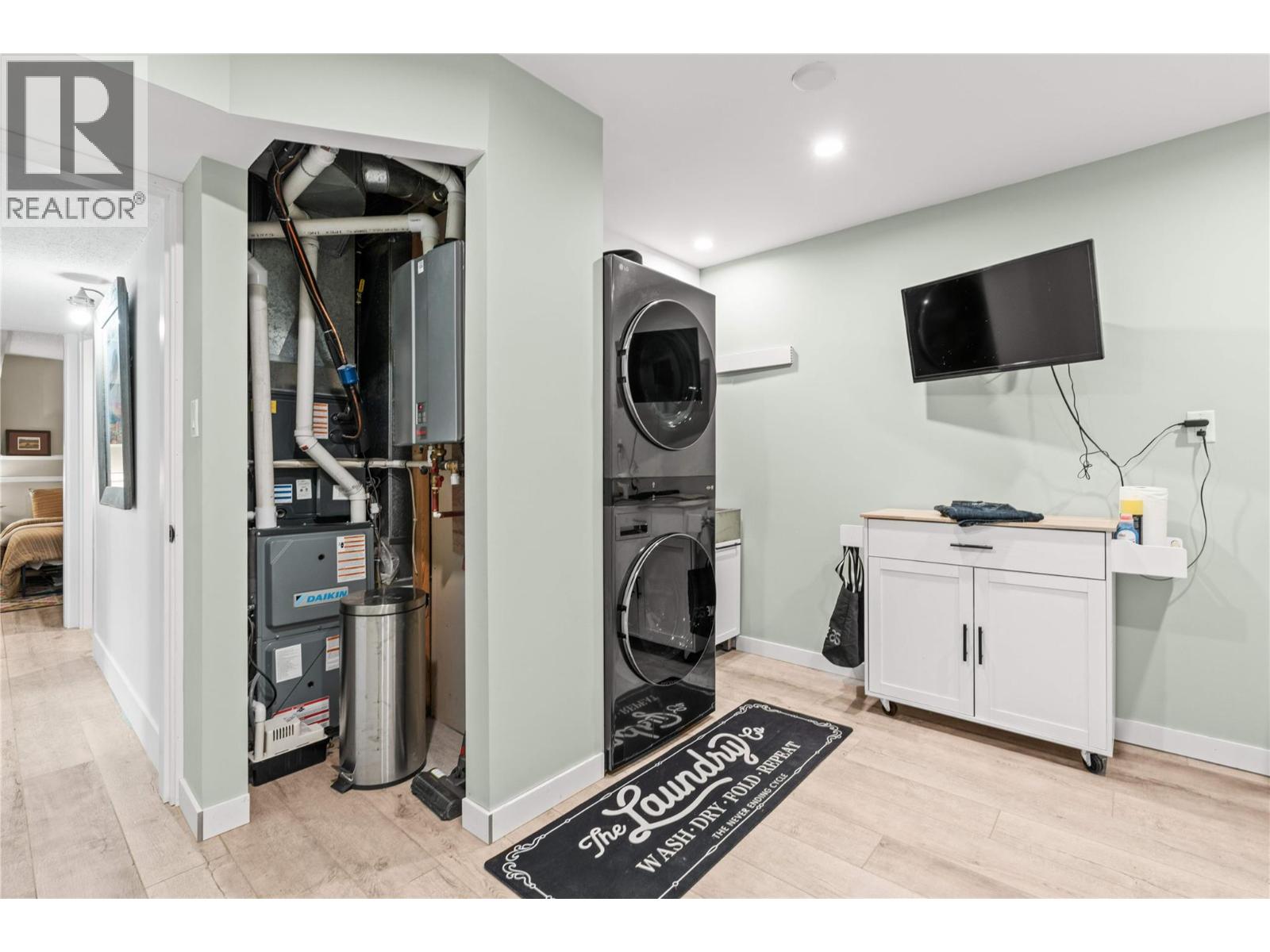 3925 Highland Park Crescent, Armstrong