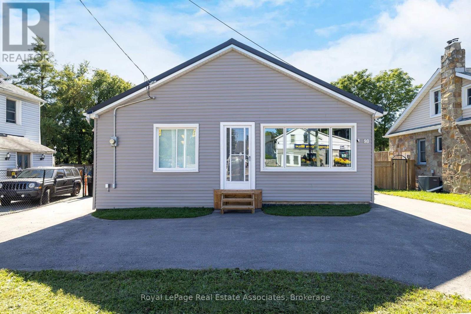 98 MAIN STREET N, Halton Hills (AC Acton) — photo 1