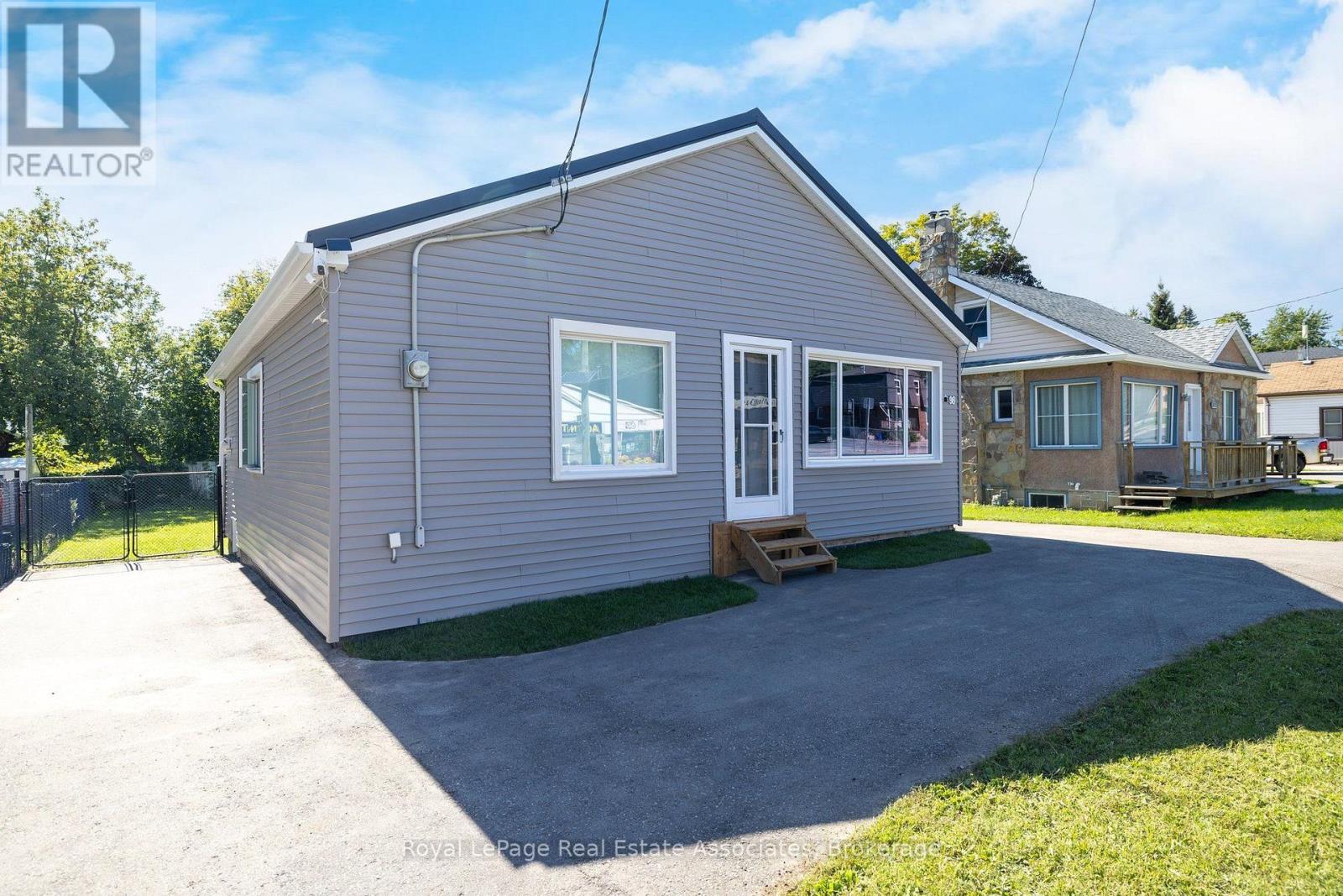 98 MAIN STREET N, Halton Hills (AC Acton) — photo 3