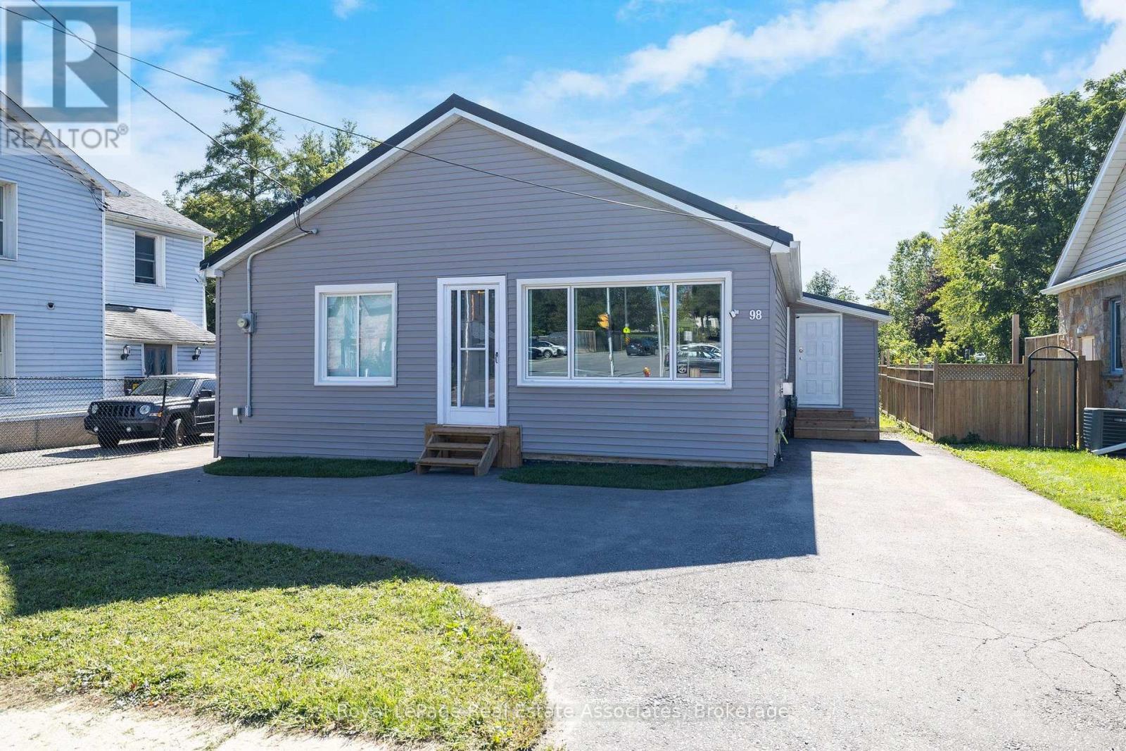 98 MAIN STREET N, Halton Hills (AC Acton) — photo 2