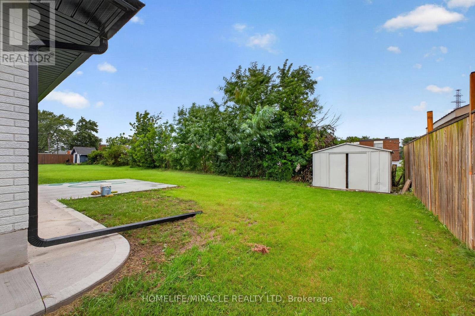 216 WELLINGTON STREET - Image 3