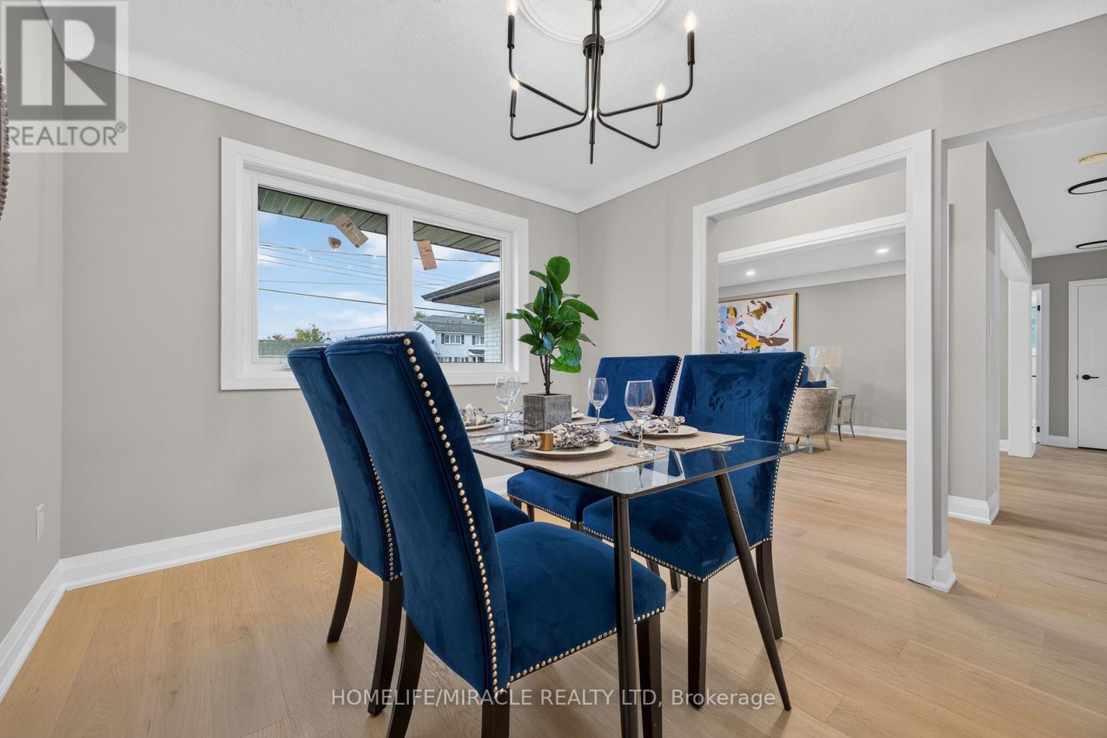 216 WELLINGTON STREET - 14