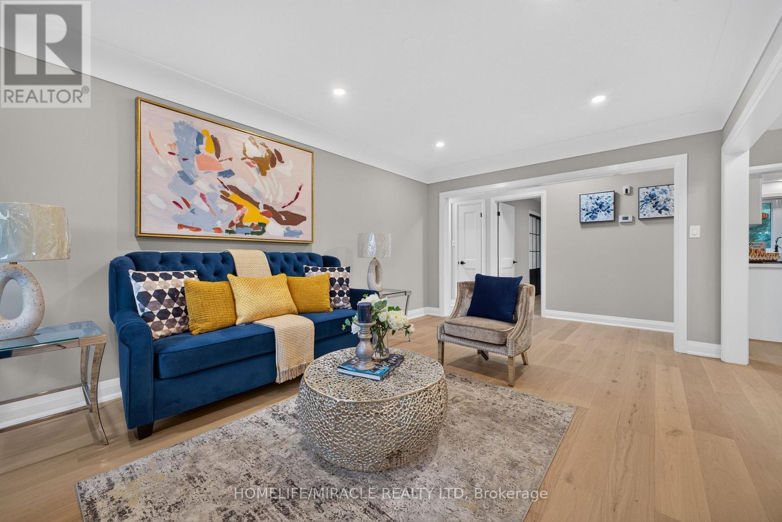 216 WELLINGTON STREET - 12