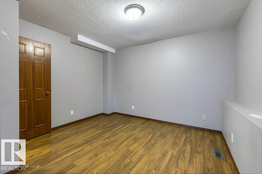 25 WELLAND CR - Image 25