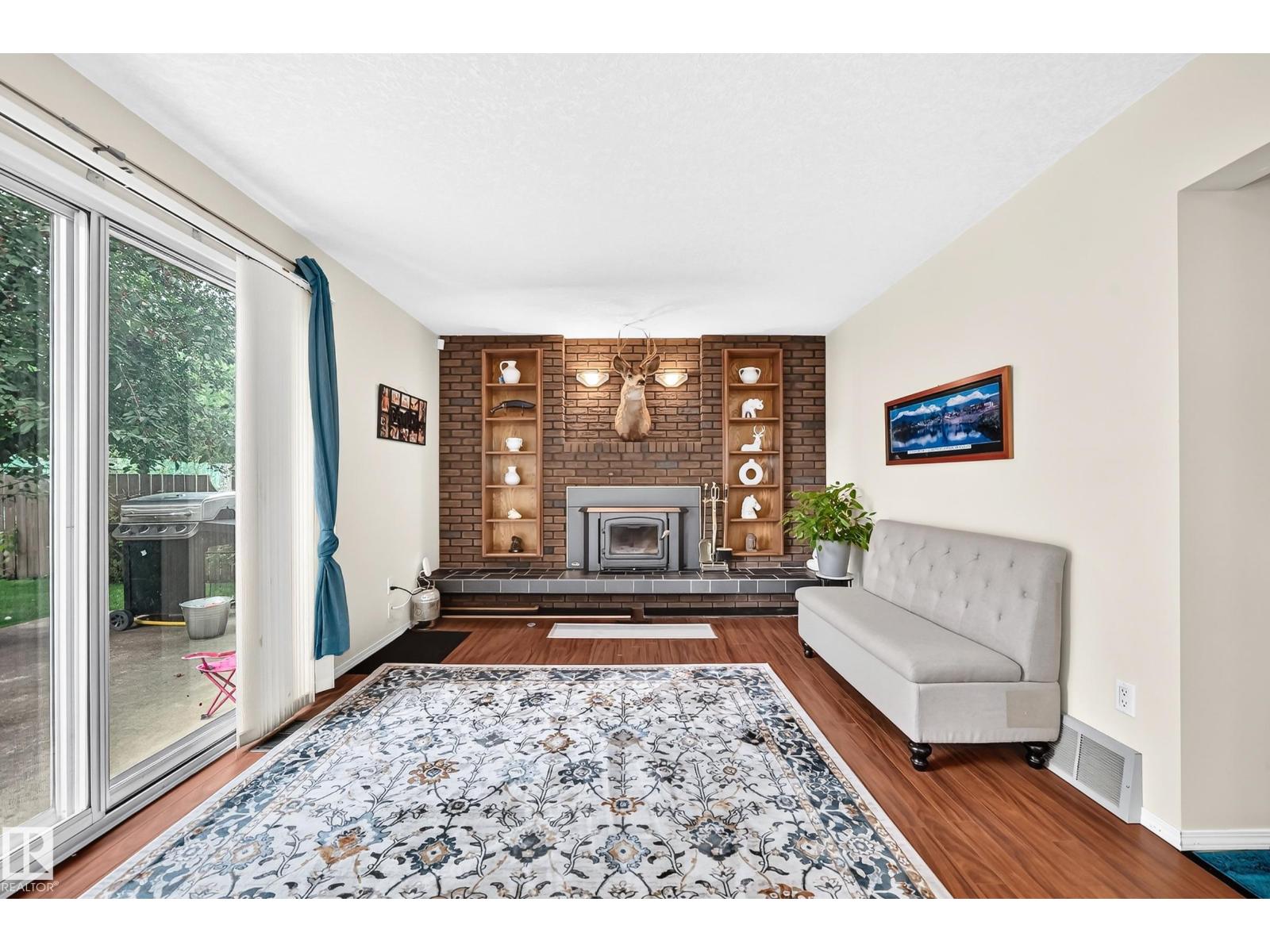 23 WOODLANDS RD - 12