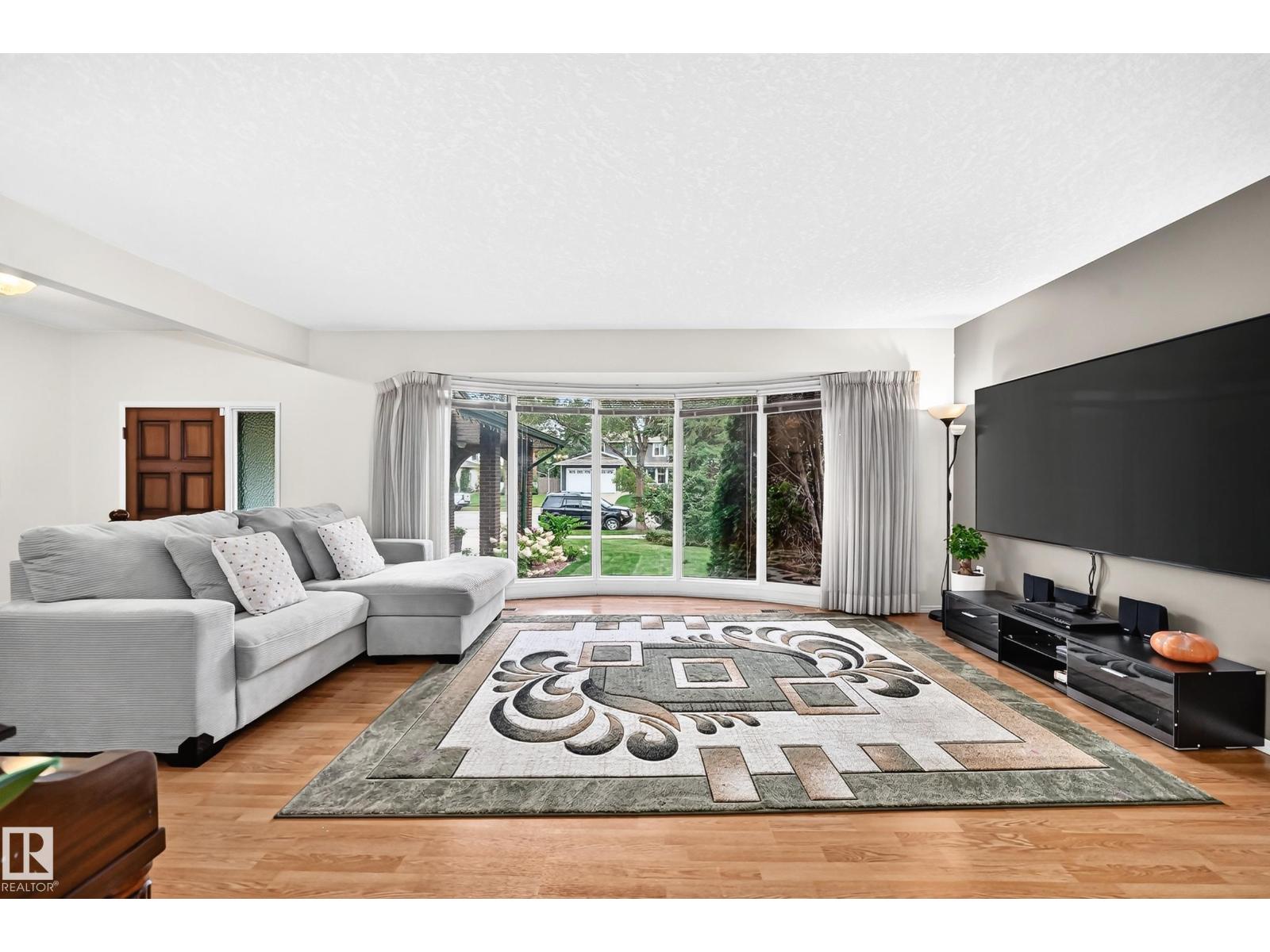 23 WOODLANDS RD - 16