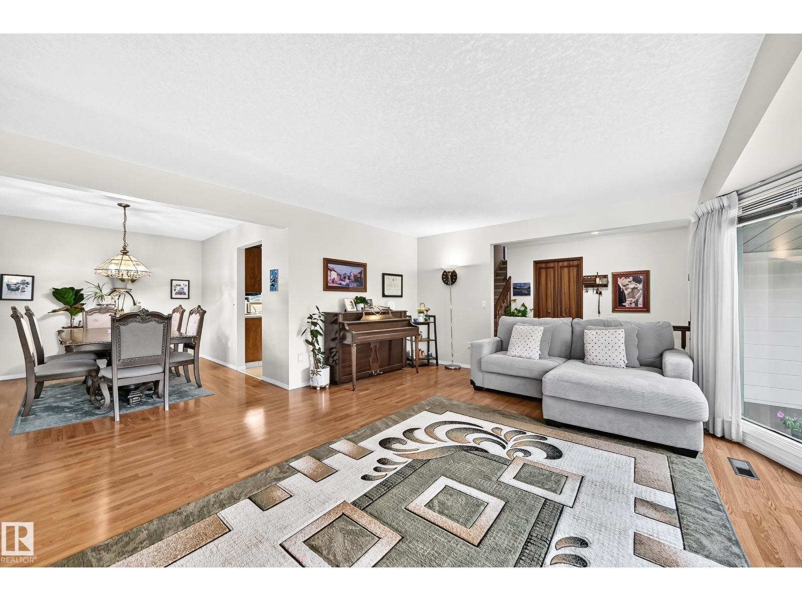23 WOODLANDS RD - 18