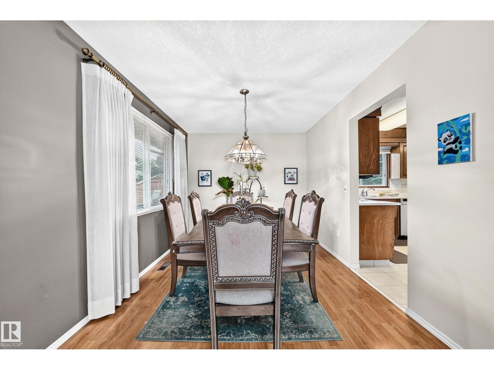 23 WOODLANDS RD - 21