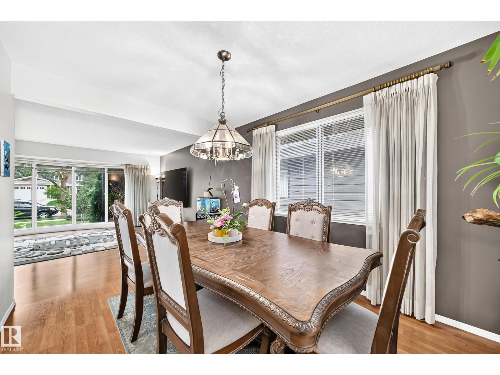 23 WOODLANDS RD - 22