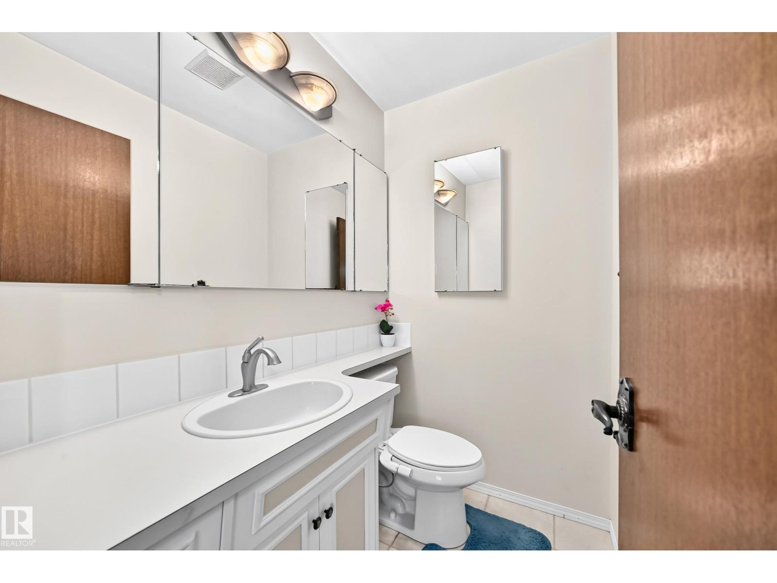 23 WOODLANDS RD - 25