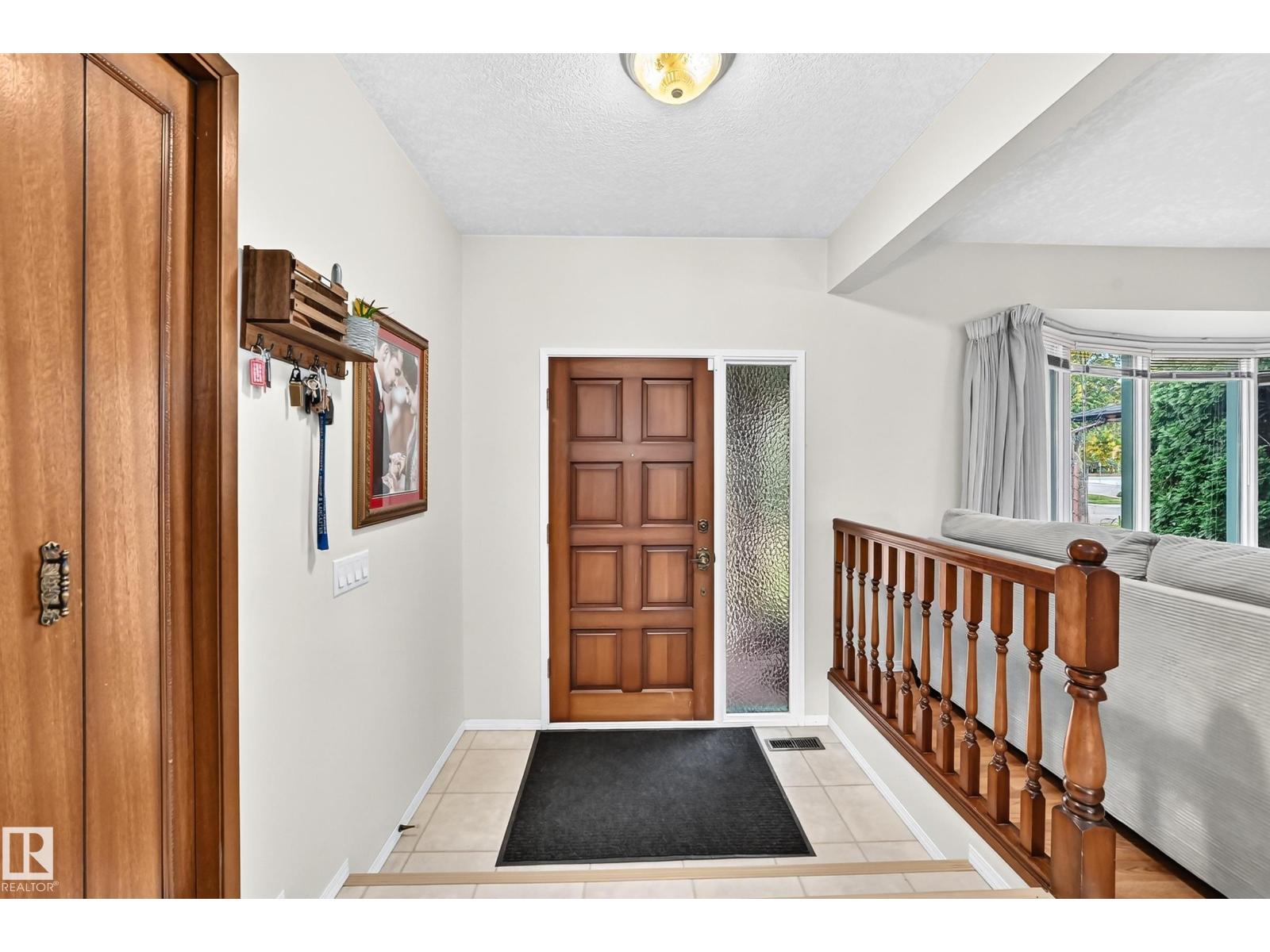 23 WOODLANDS RD - 3