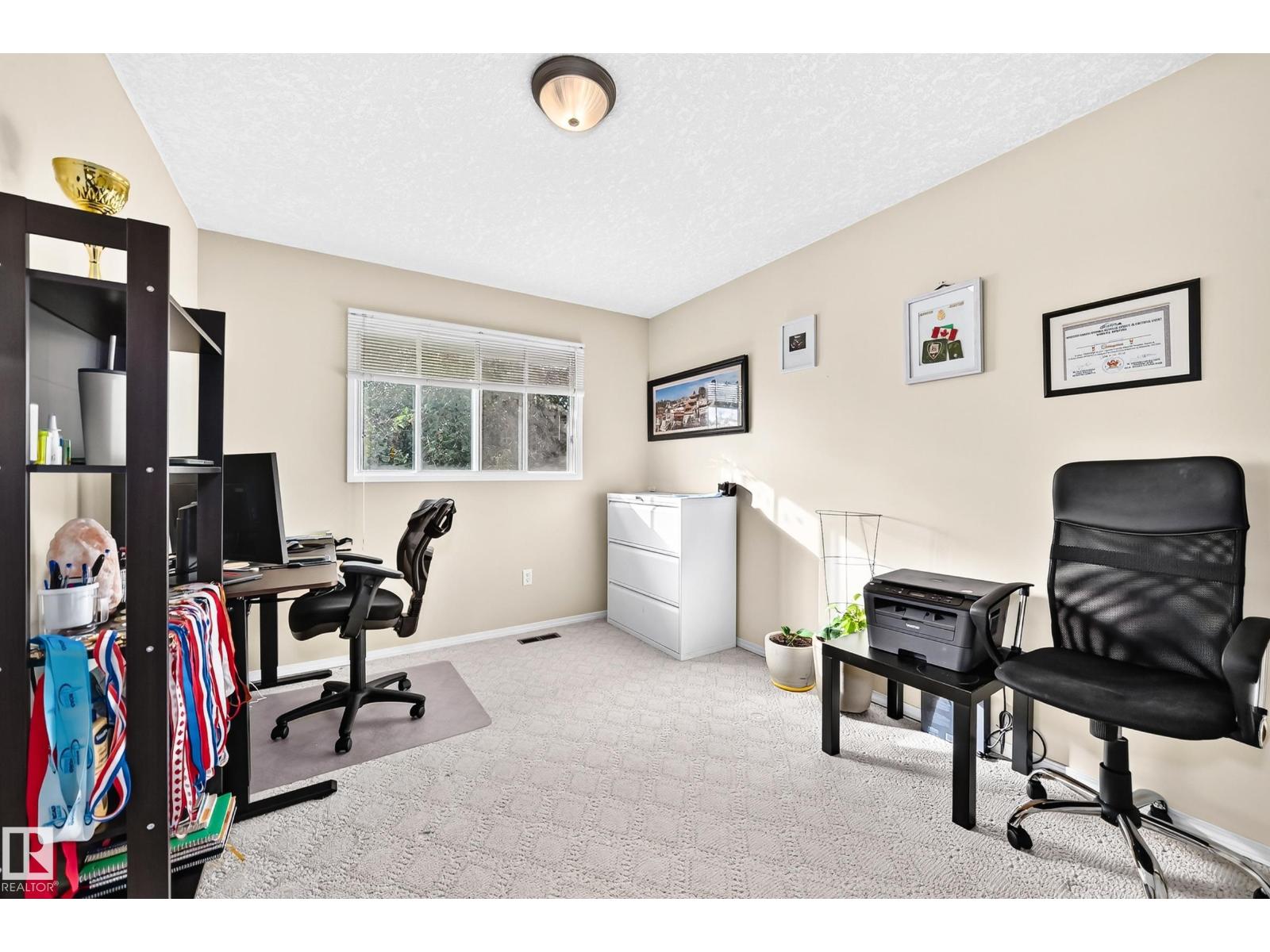 23 WOODLANDS RD - 32