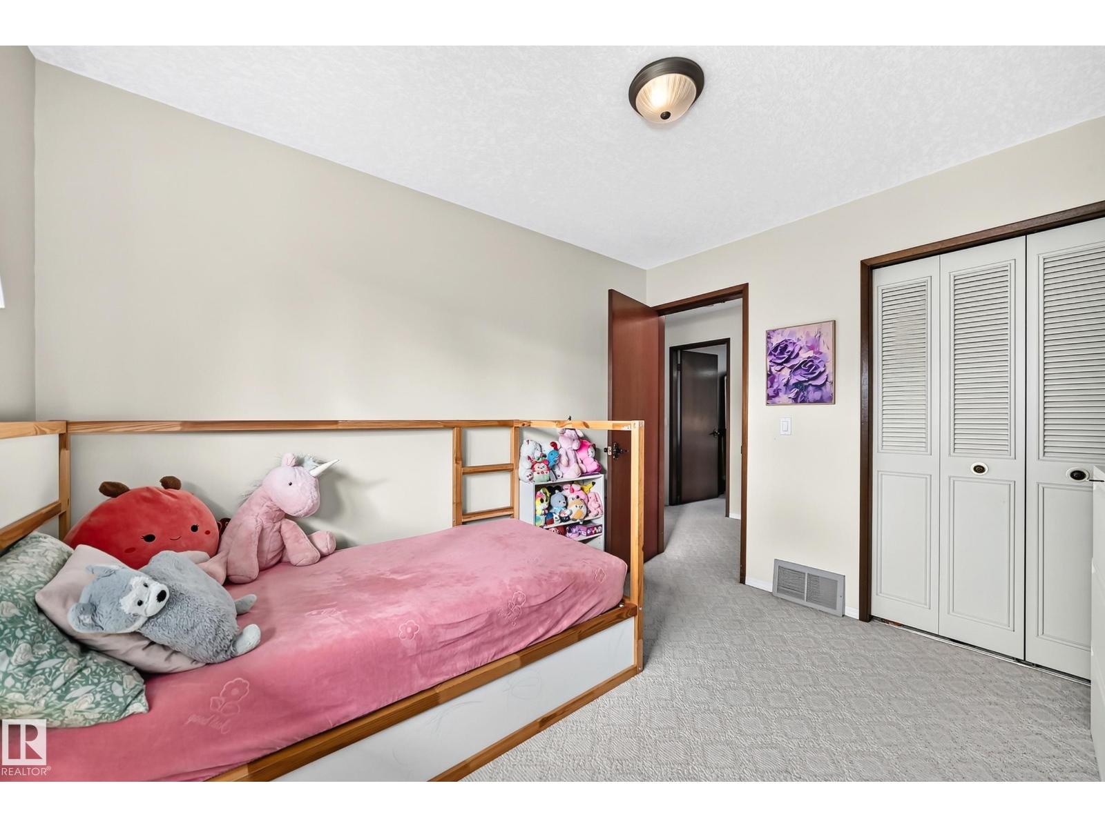 23 WOODLANDS RD - 34