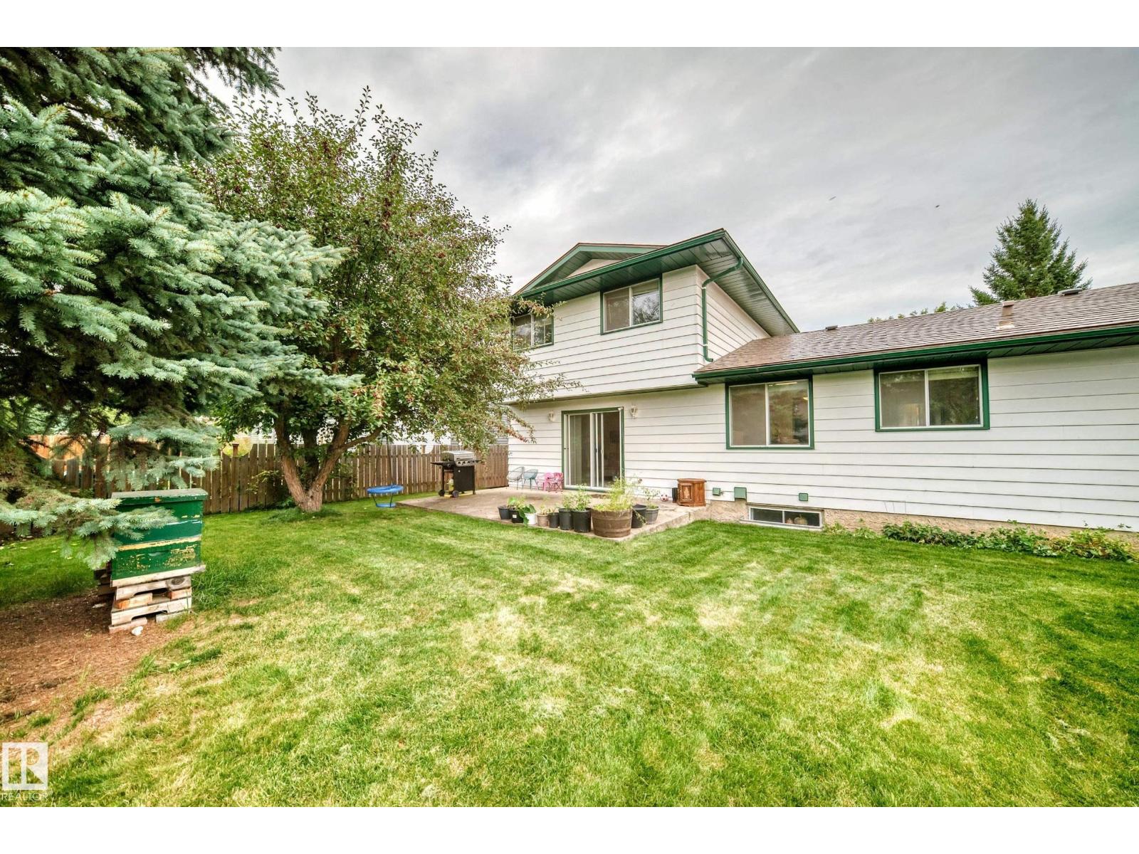 23 WOODLANDS RD - 45