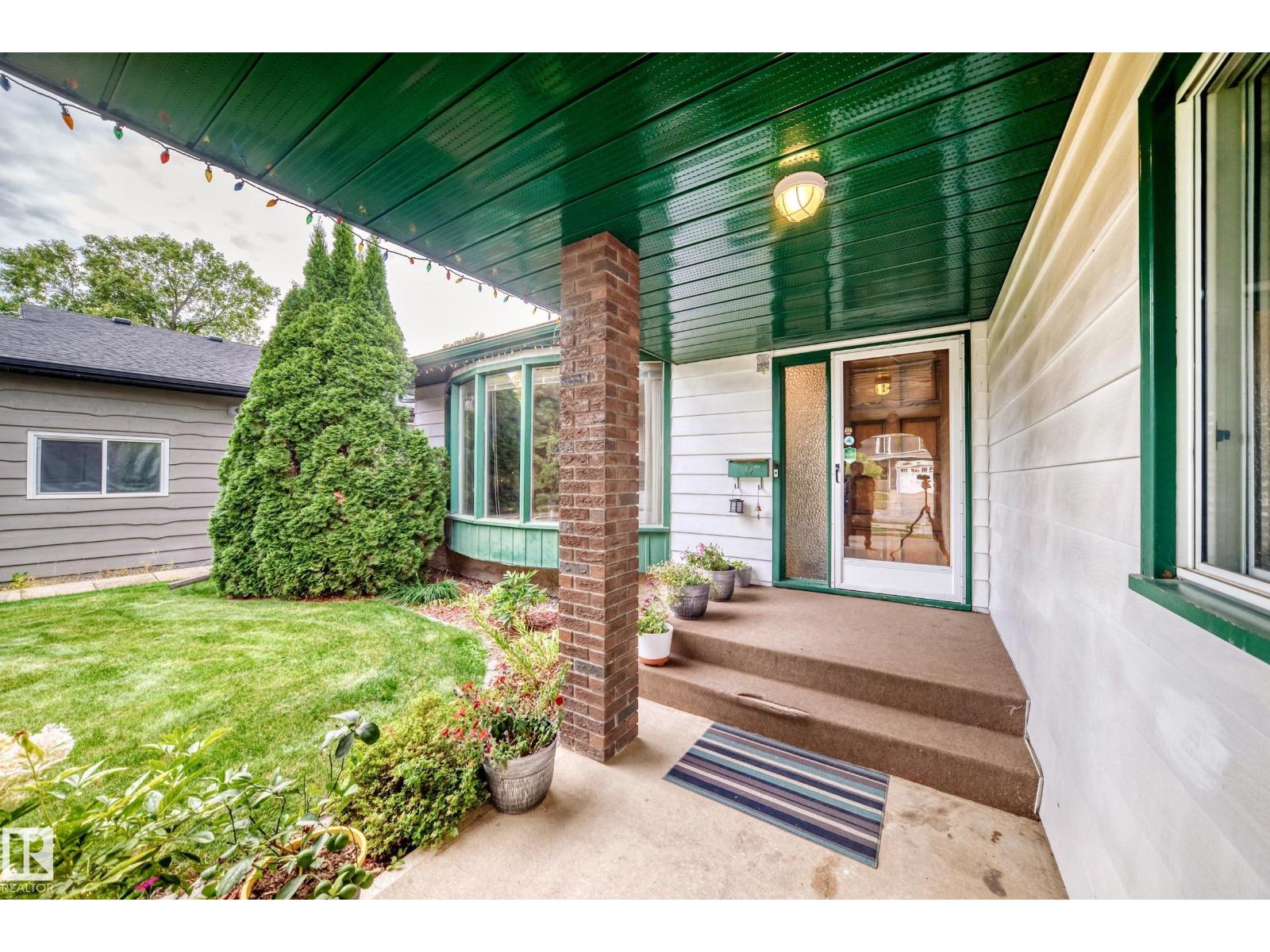 23 WOODLANDS RD - 46
