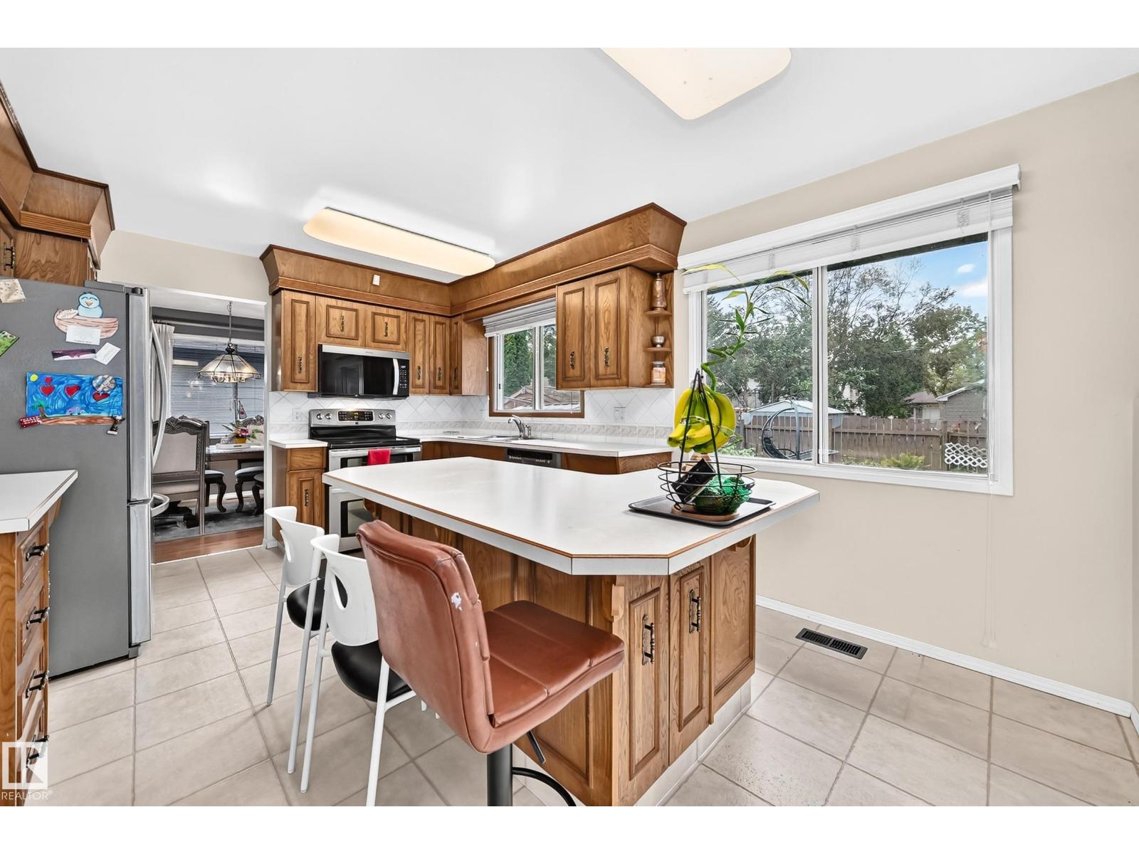 23 WOODLANDS RD - 5