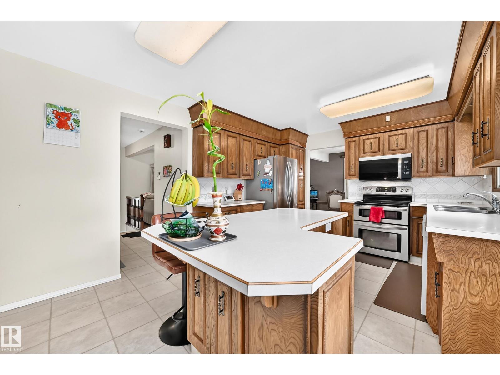 23 WOODLANDS RD - 6