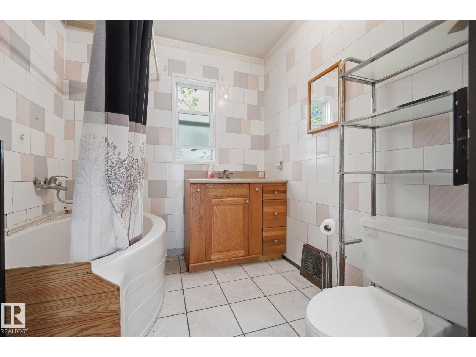 10917 96 ST NW - 16