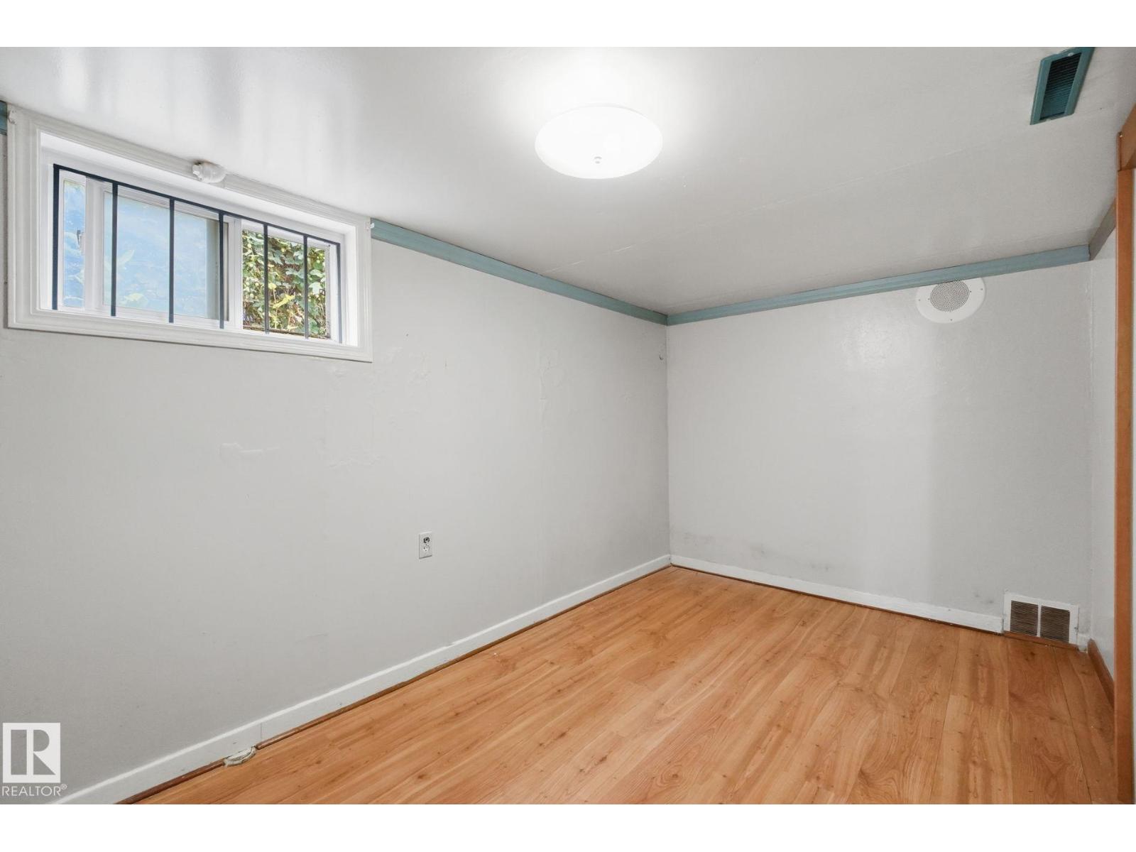 10917 96 ST NW - 22