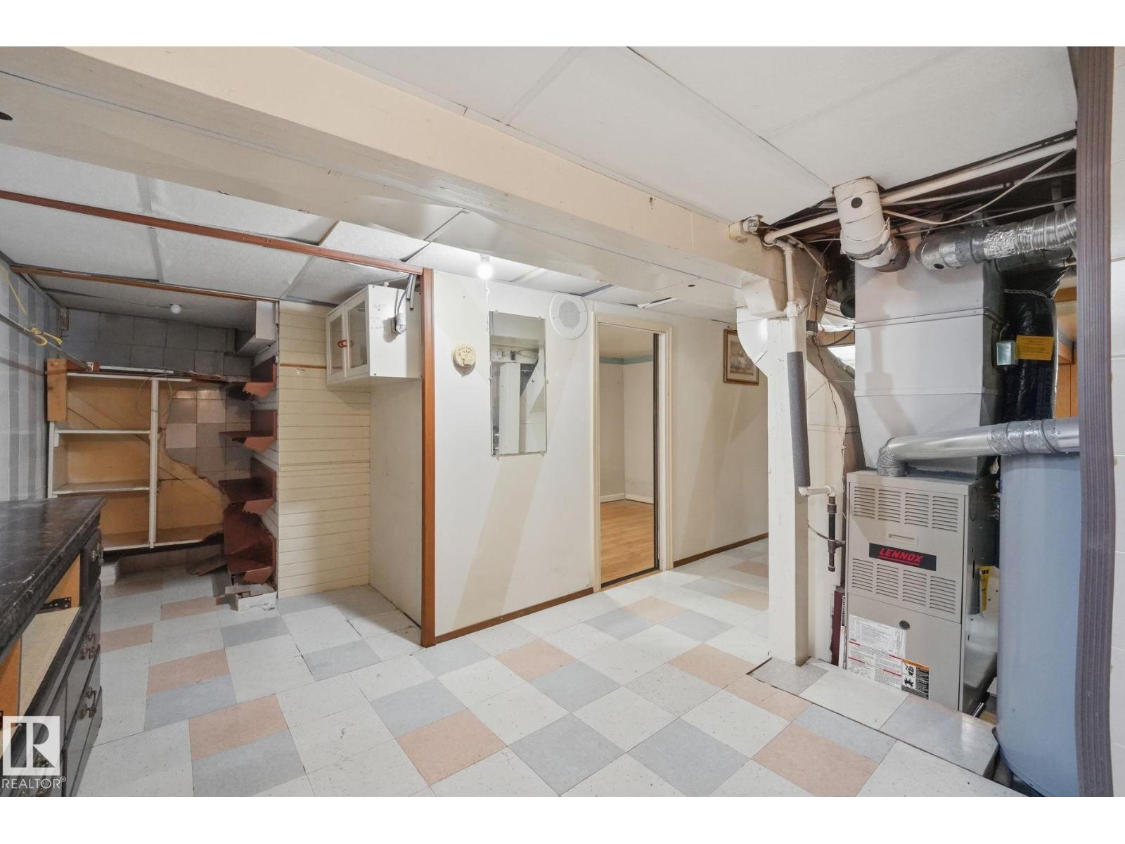 10917 96 ST NW - 24