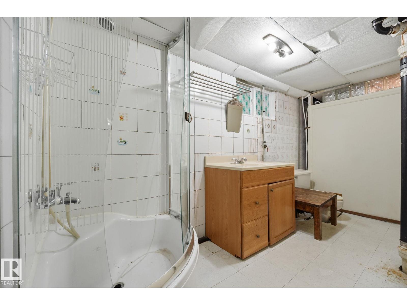 10917 96 ST NW - 25