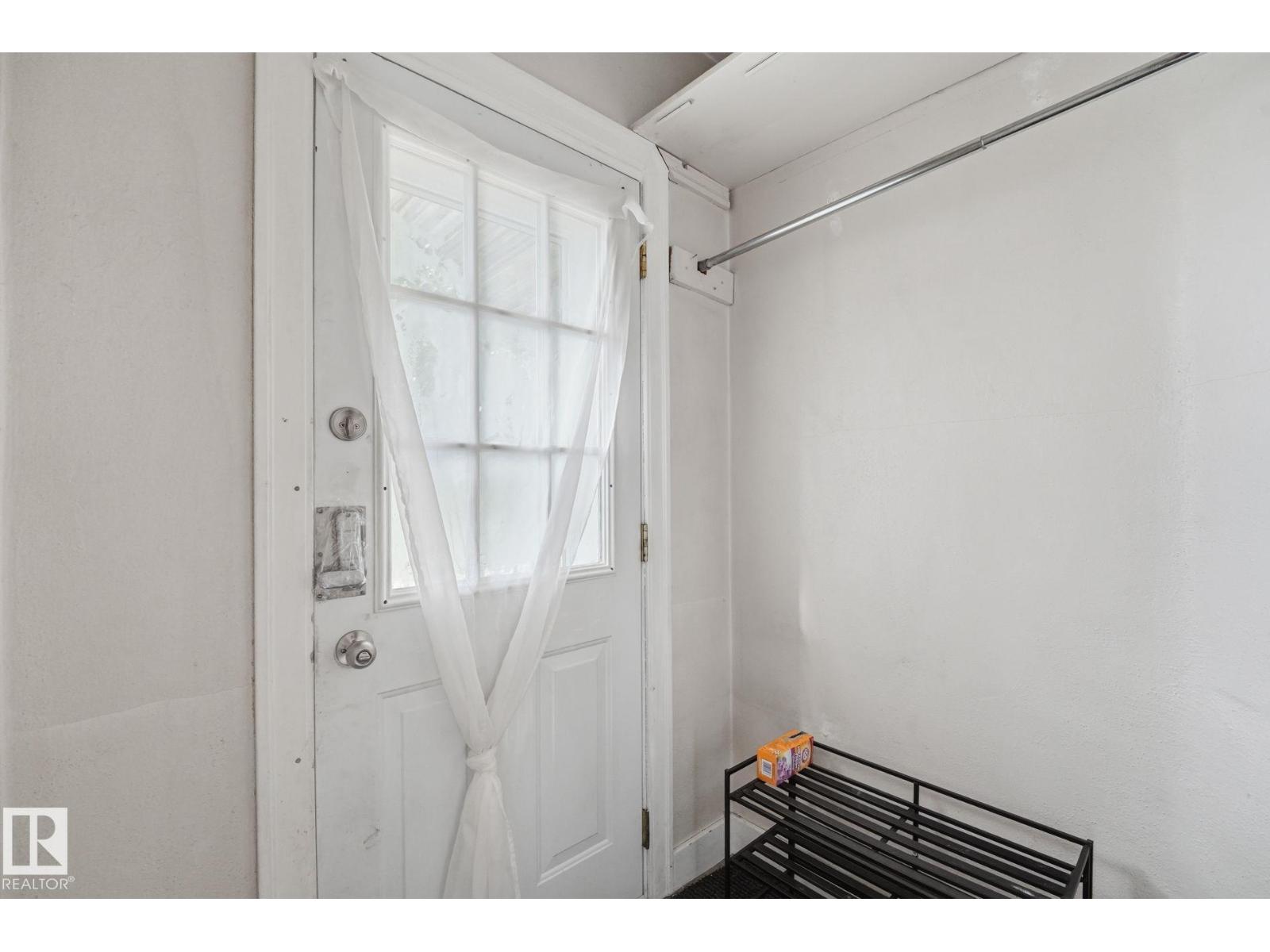10917 96 ST NW - 4