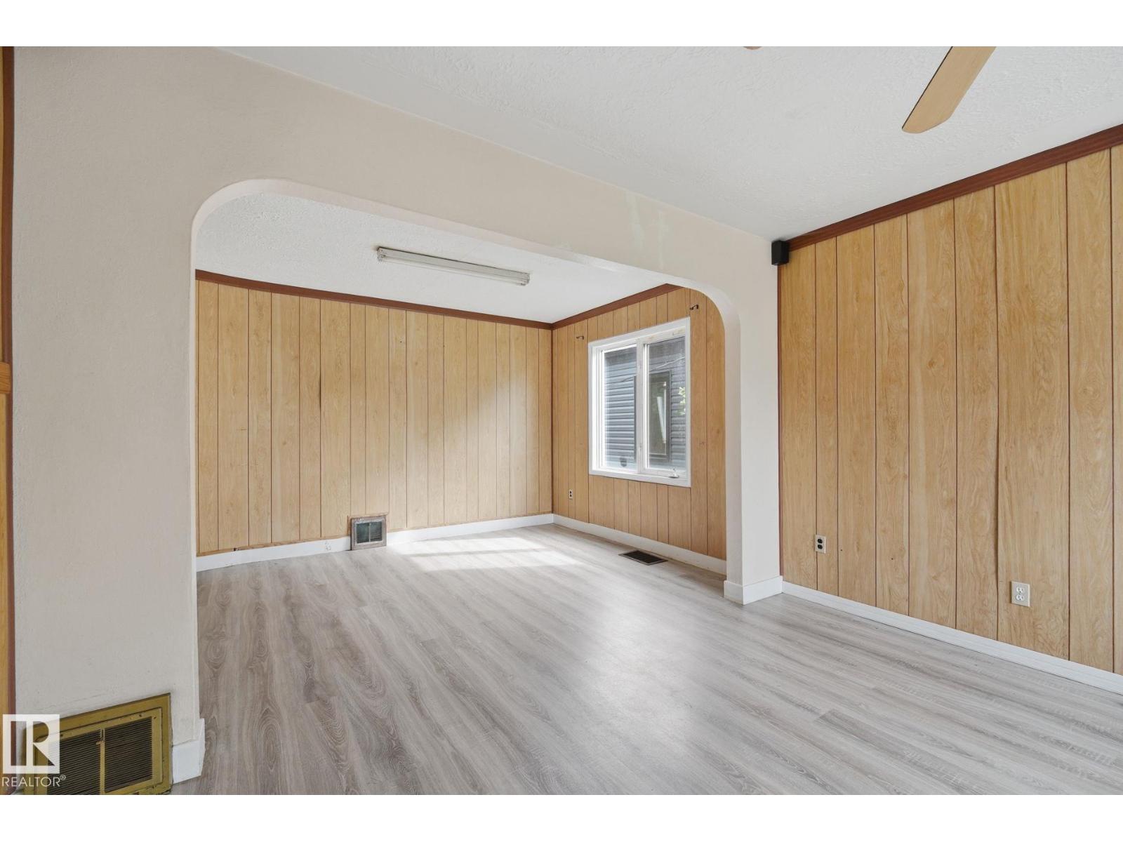 10917 96 ST NW - 5