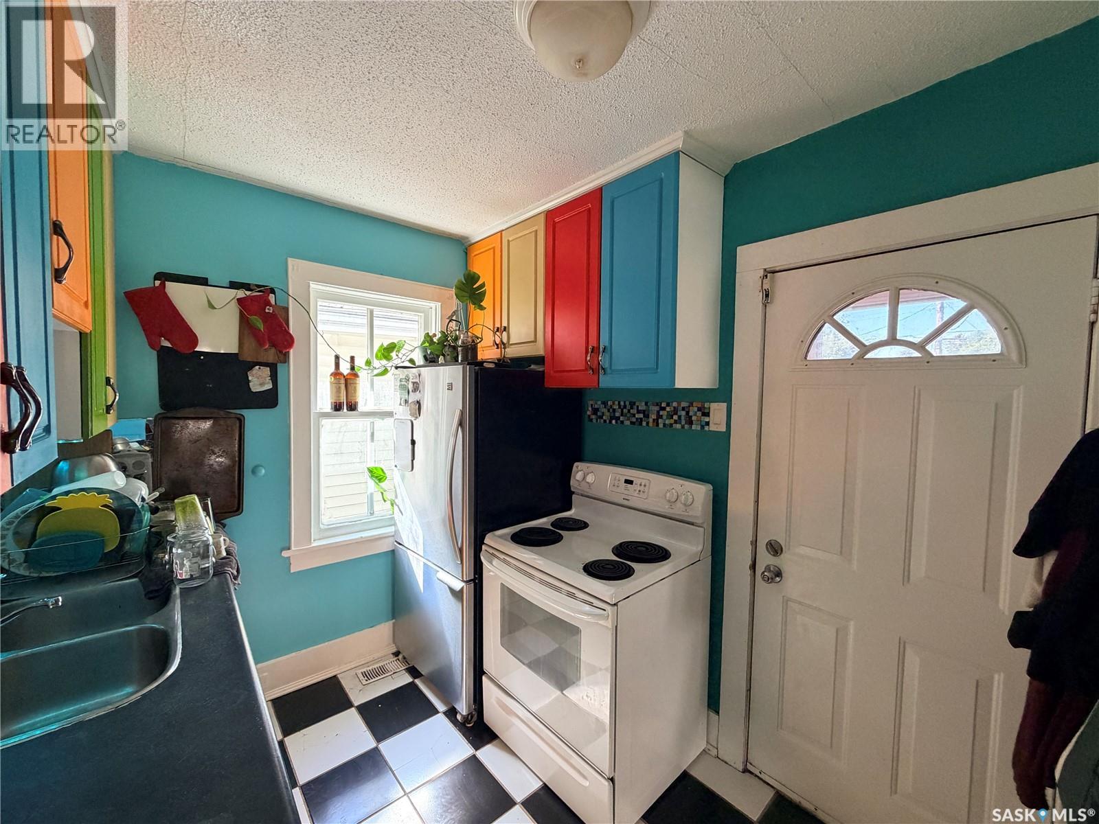 1407 C AVENUE N - 11