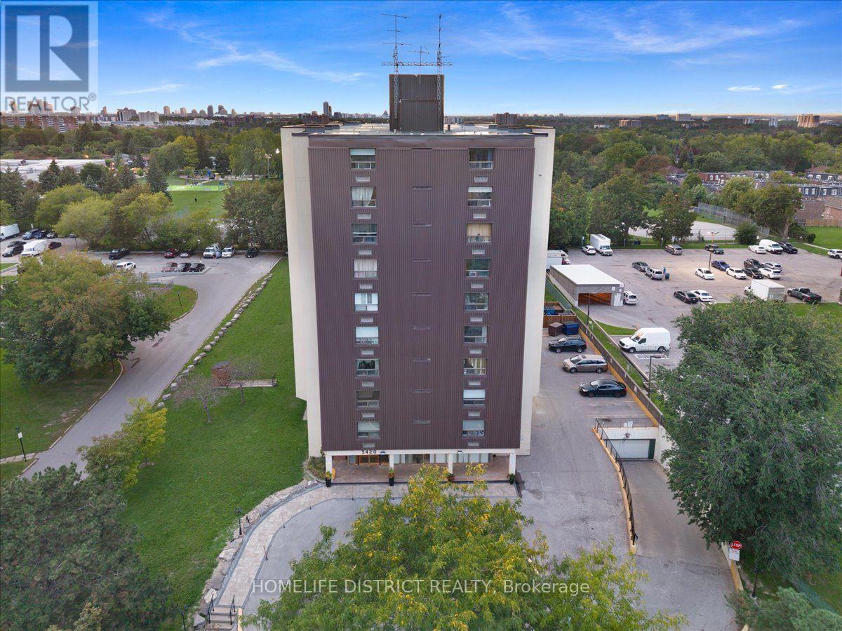 #404 3420 EGLINTON AVENUE E - 2