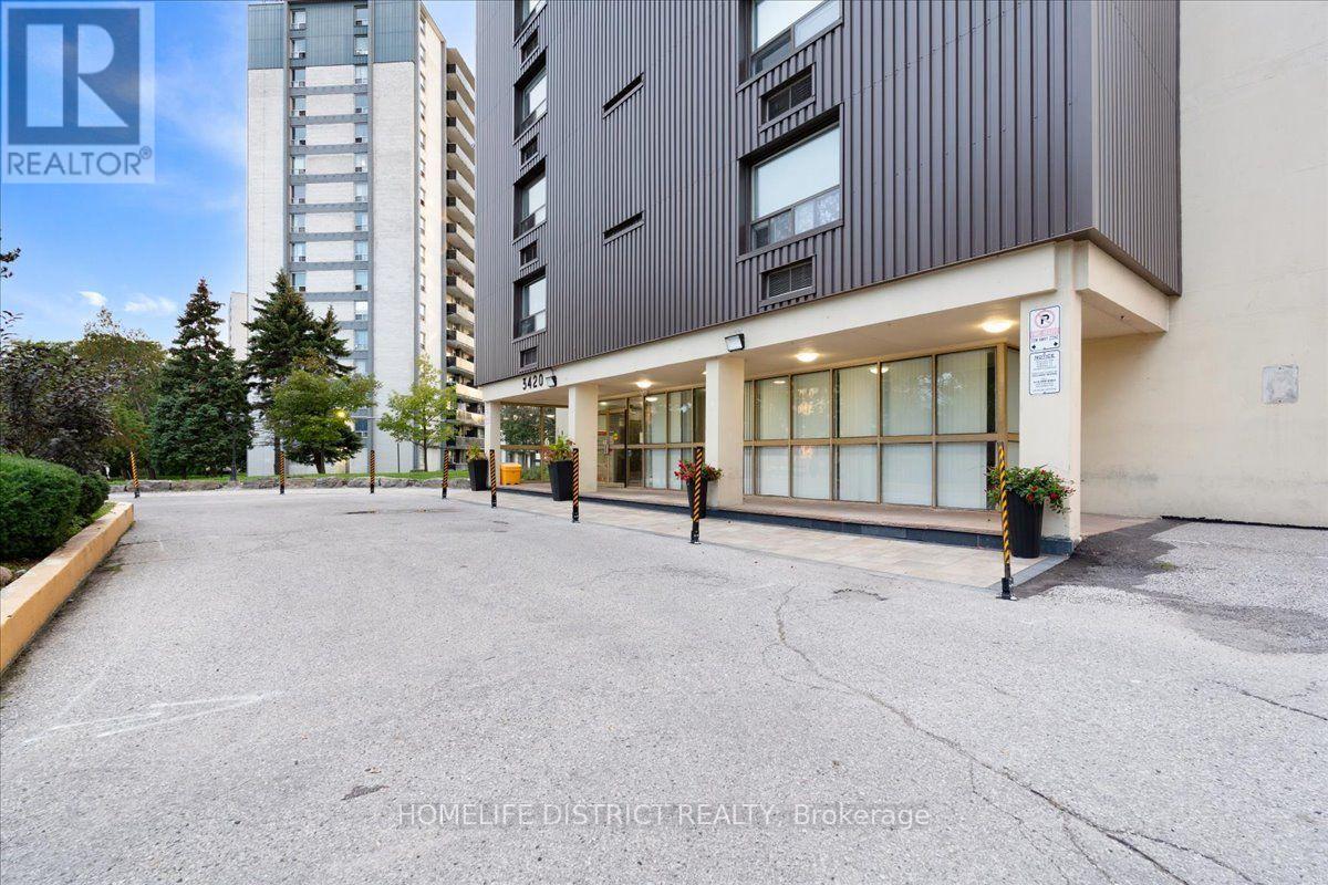 #404 3420 EGLINTON AVENUE E - 3