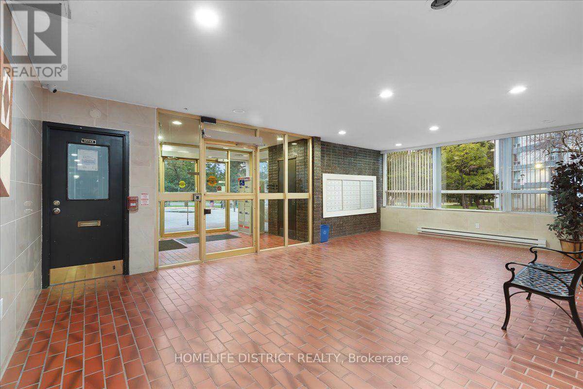 #404 3420 EGLINTON AVENUE E - 4