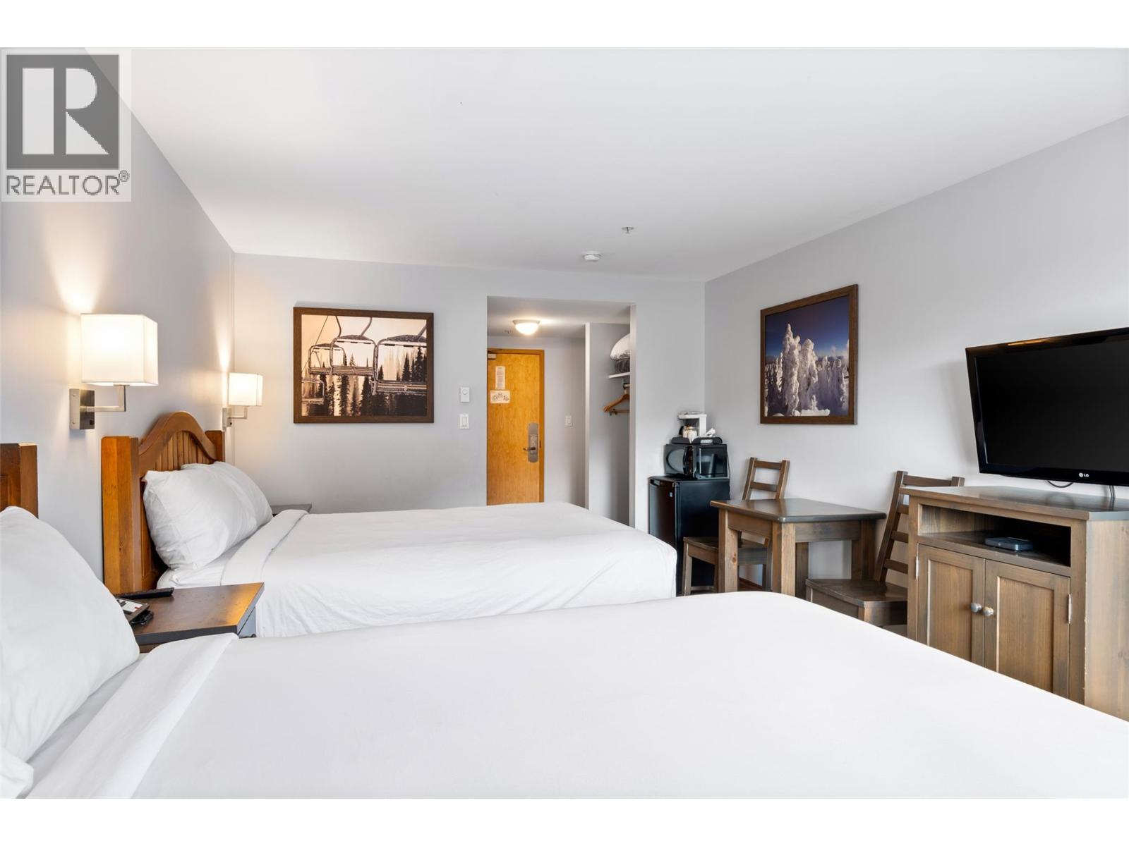 #238/240 3220 Village Way - 5