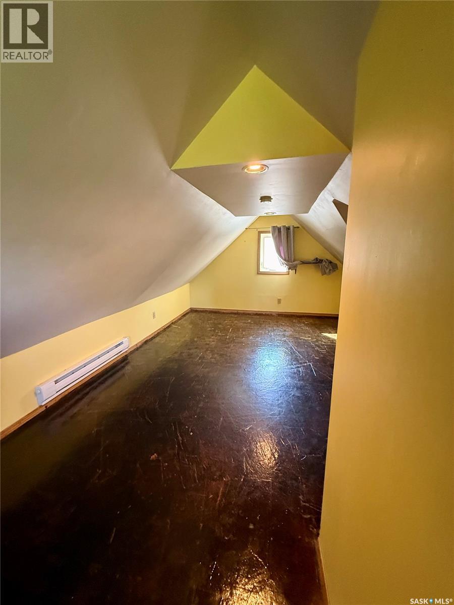 930 Vaughan STREET - 16
