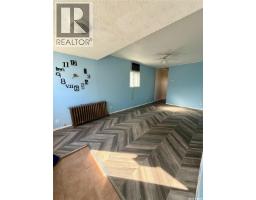 Bedroom - 930 Vaughan Street, Moose Jaw, SK S6H5N8 Photo 6