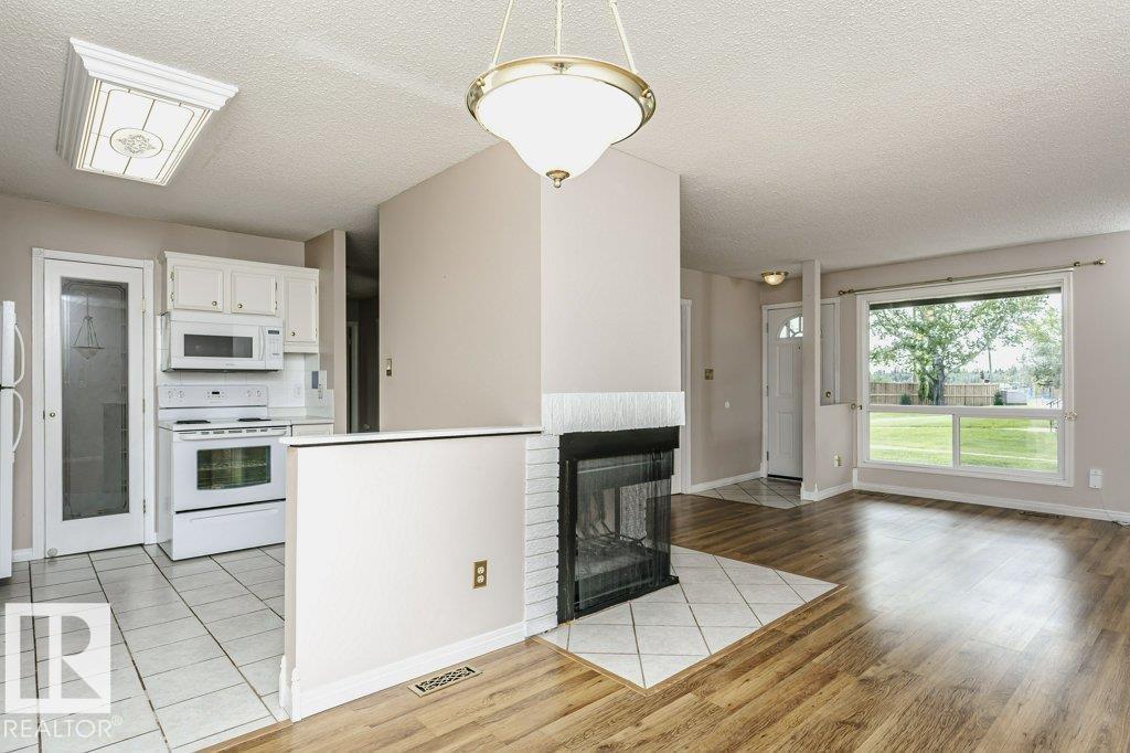 2083 SADDLEBACK RD NW - 8