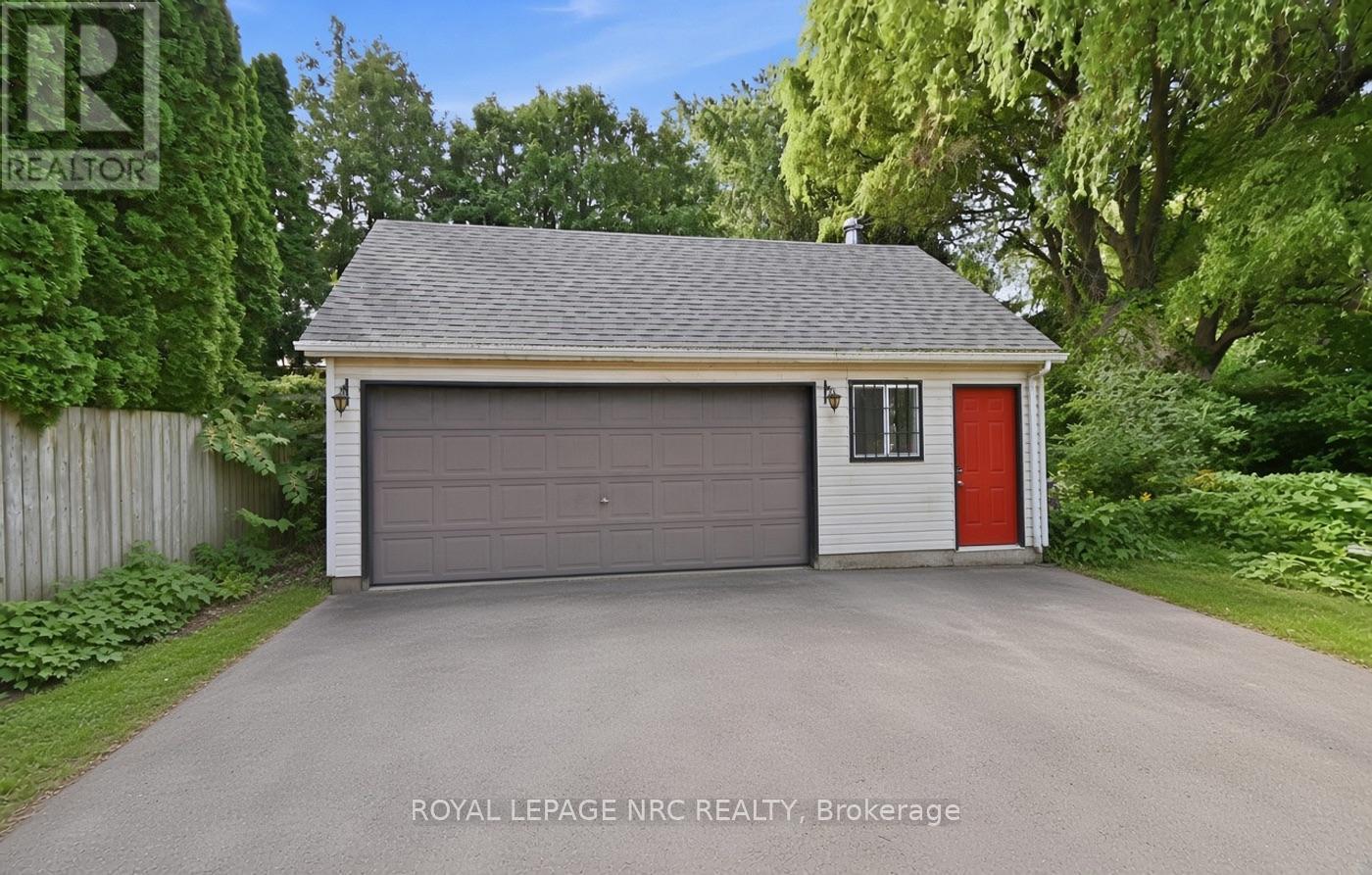 6068 DIXON STREET - 23