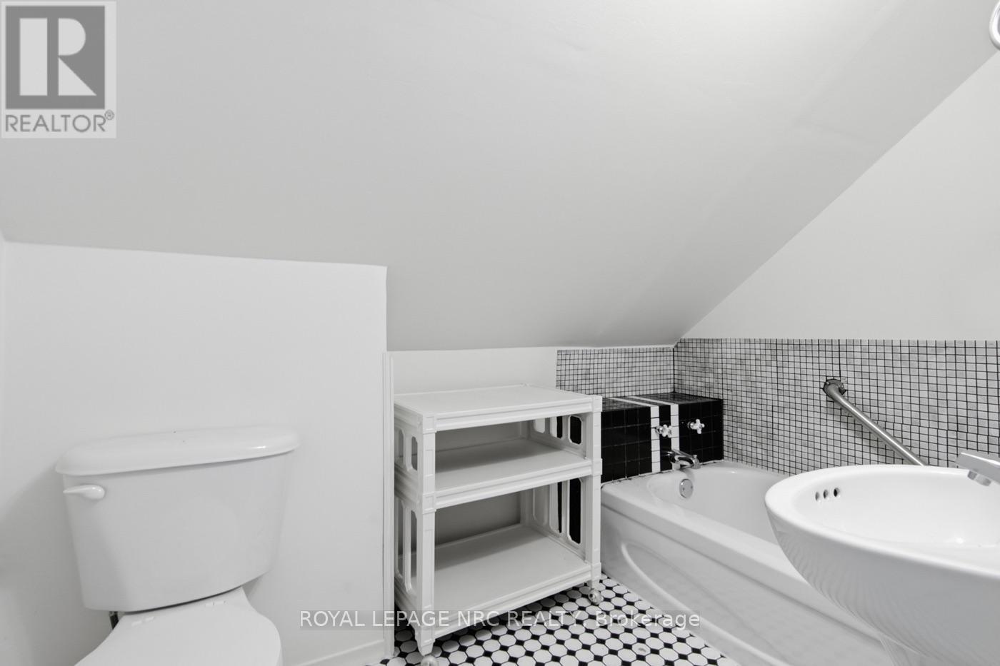 6068 DIXON STREET - Image 19