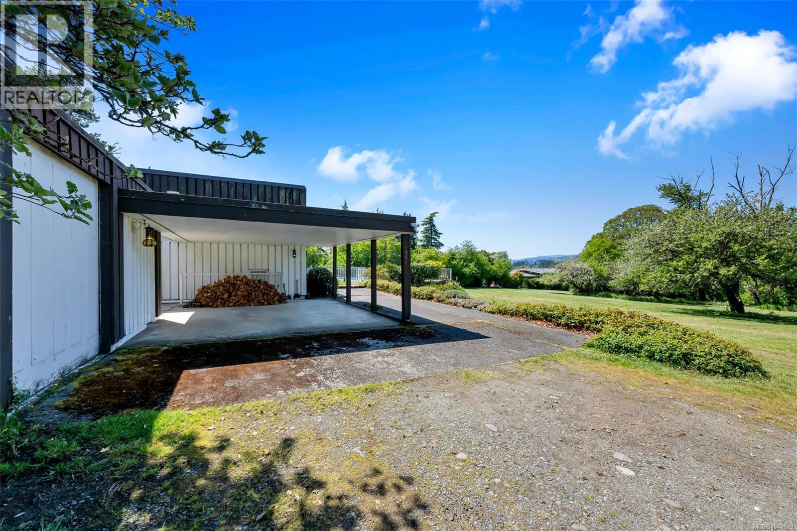 6364 Deykin Ave - Image 23