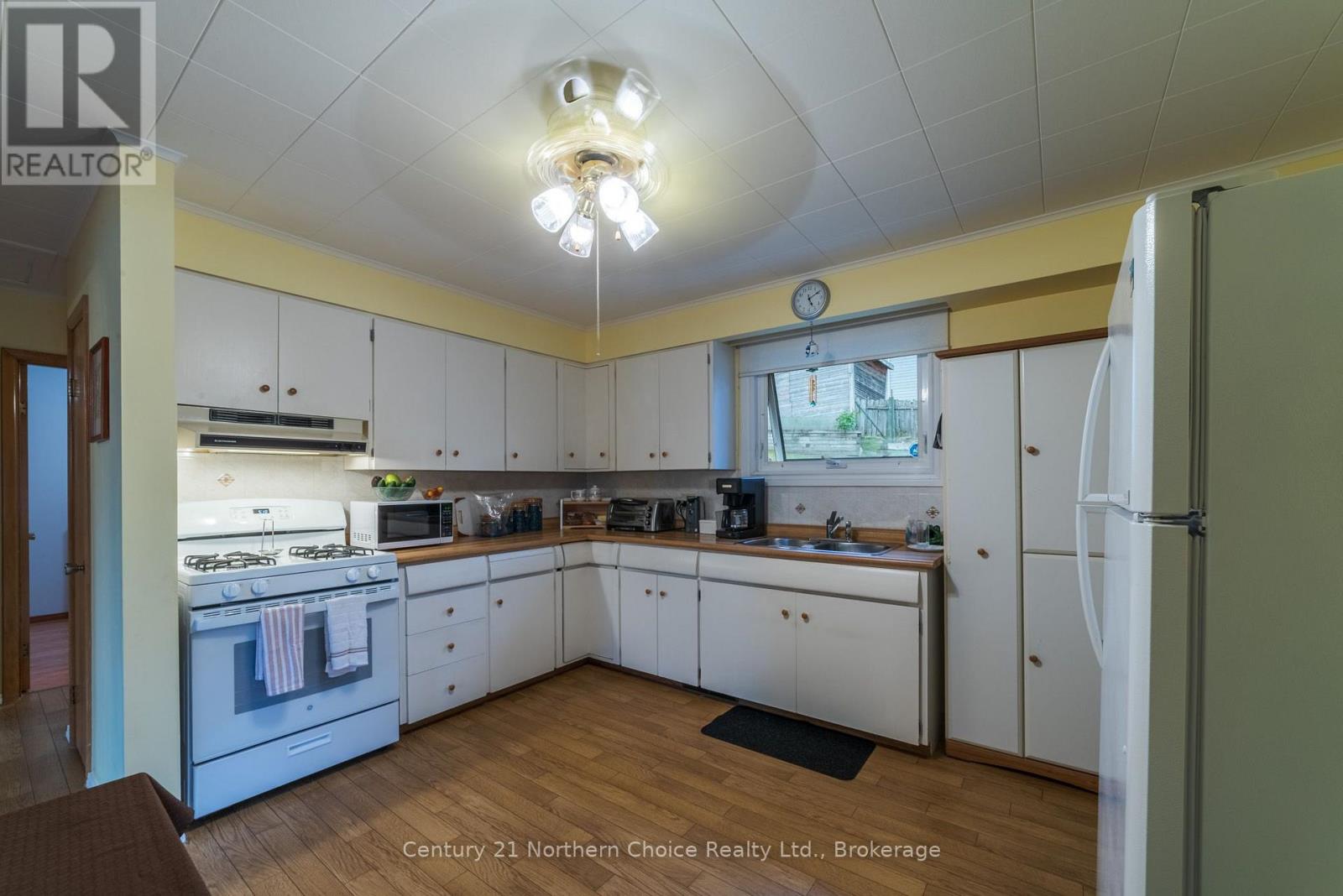 811 FOURTH STREET N - 11