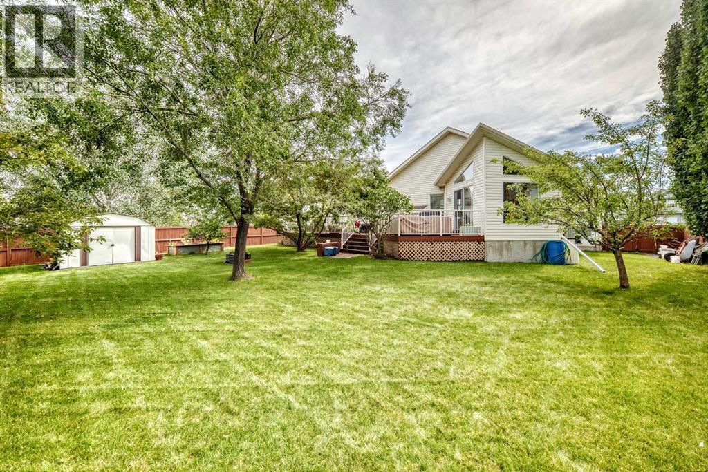 27 Lloyd Crescent NE - Image 46