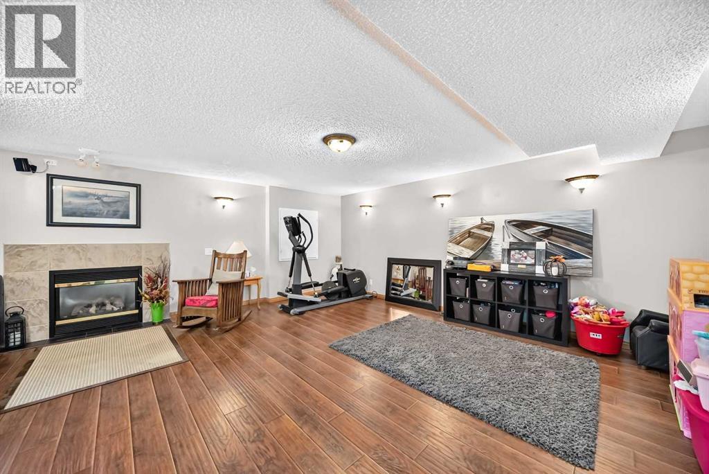 27 Lloyd Crescent NE - Image 33