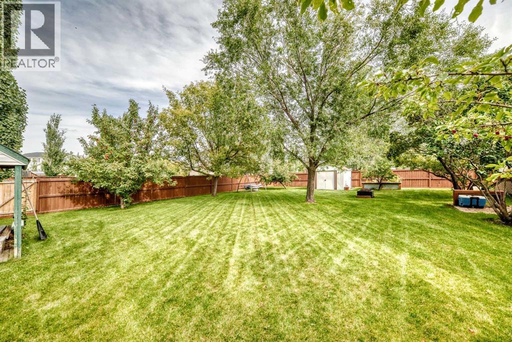 27 Lloyd Crescent NE - Image 44