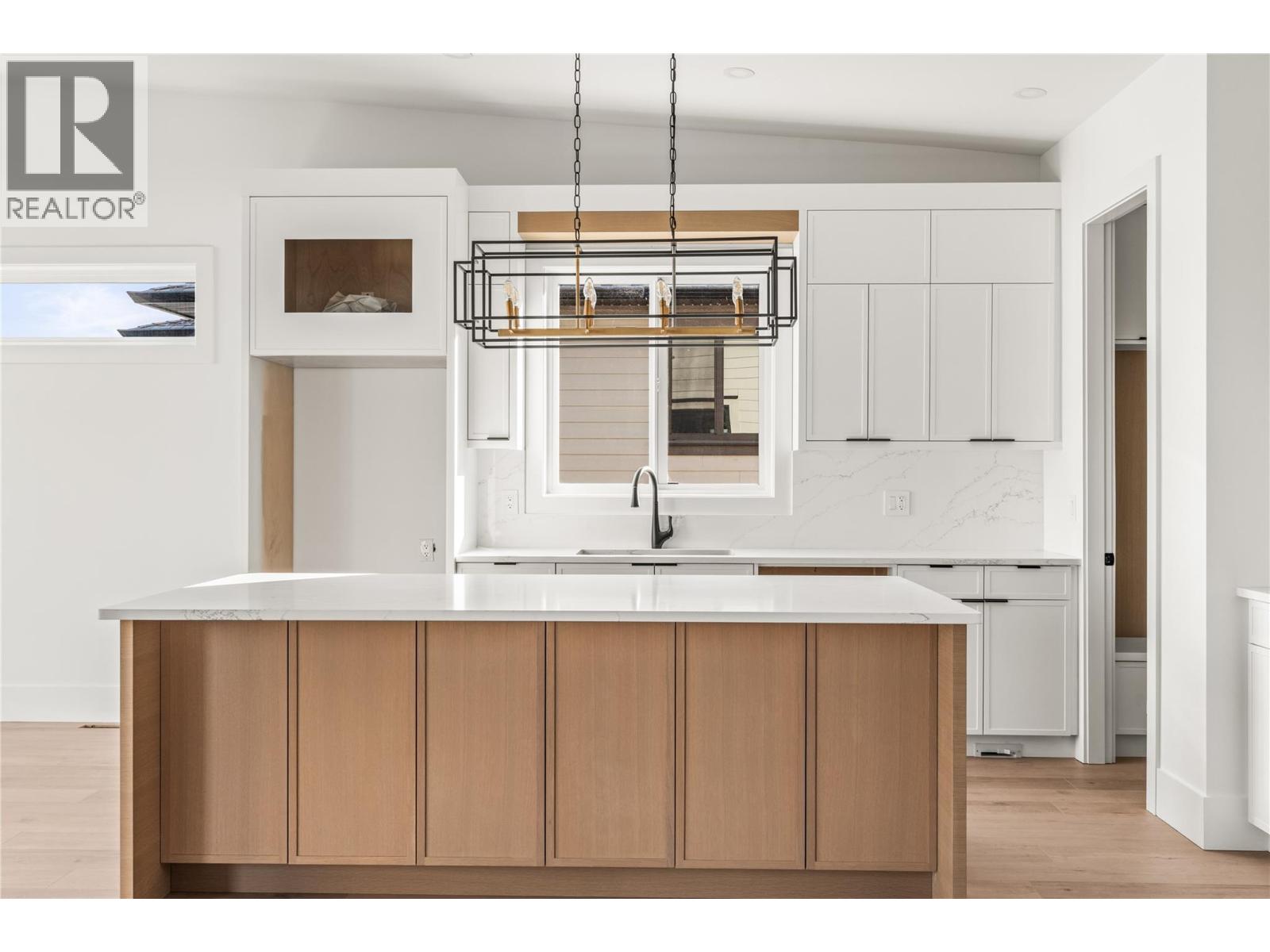 8940 Tavistock Road - Image 20
