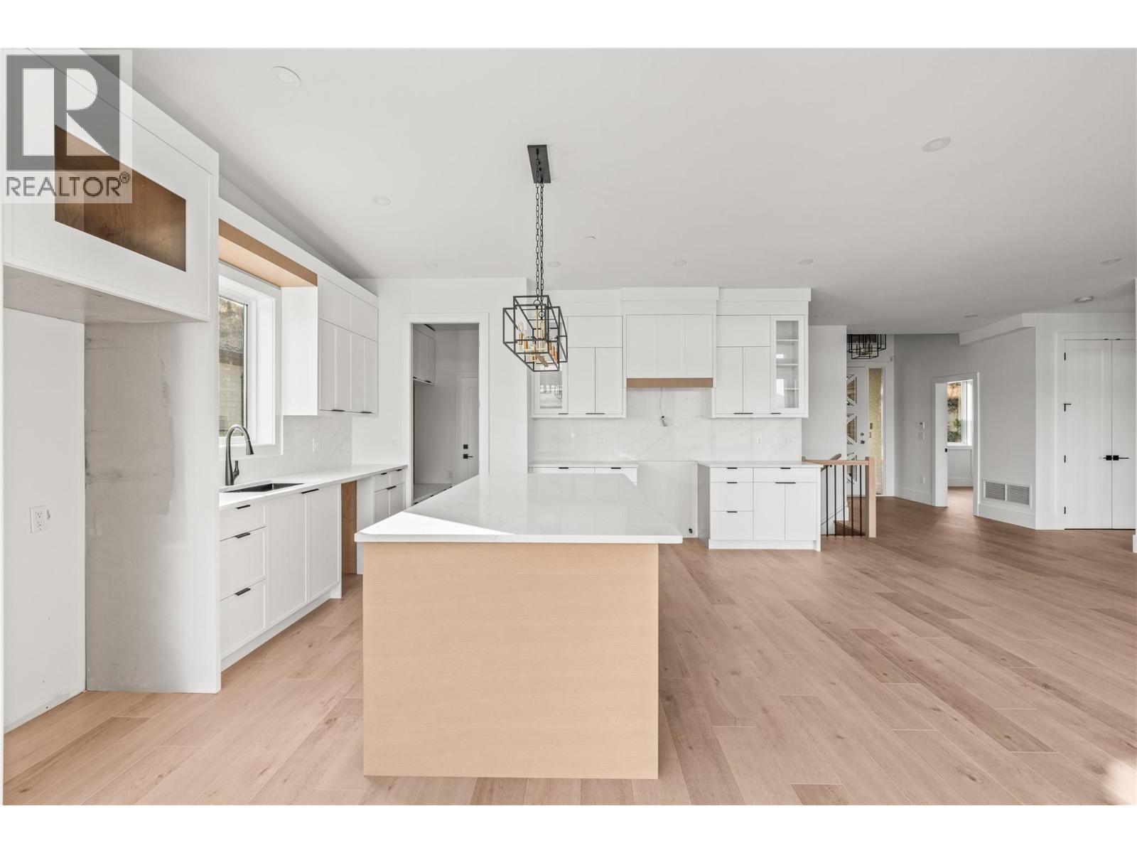 8940 Tavistock Road - Image 22