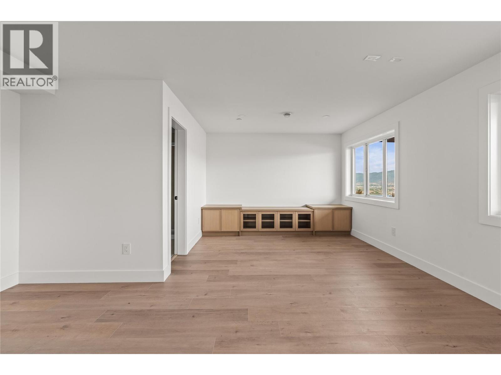 8940 Tavistock Road - 46