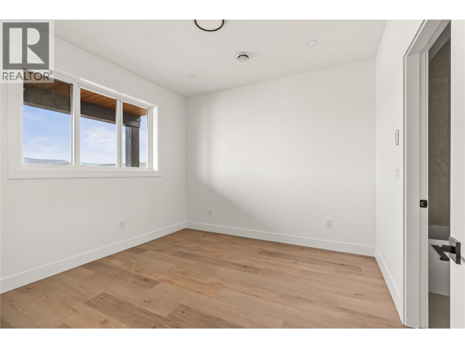 8940 Tavistock Road - 38